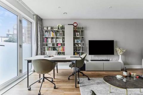2 bedroom flat to rent, Greenside Road, London W12