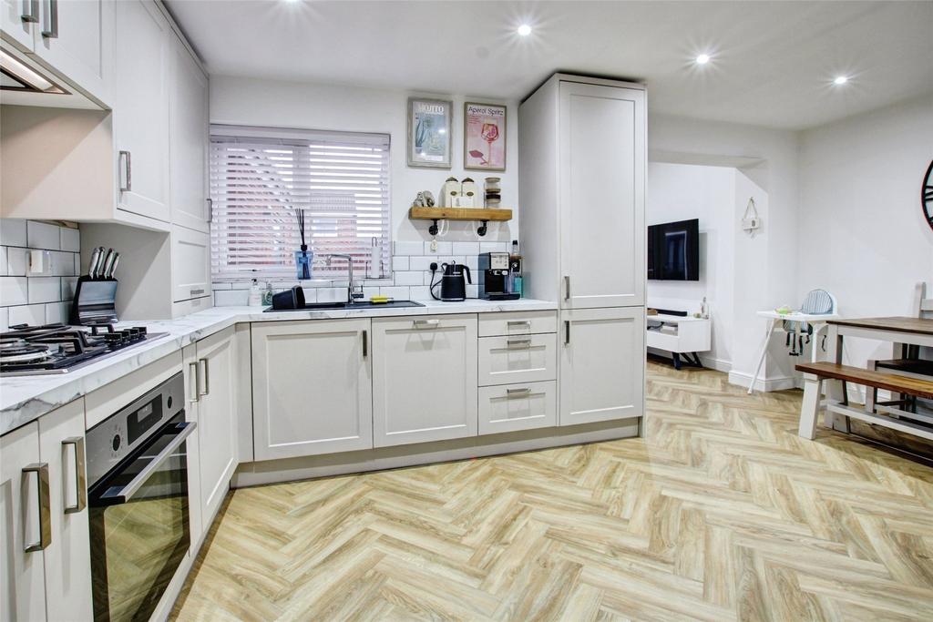 Kitchen Diner Thro