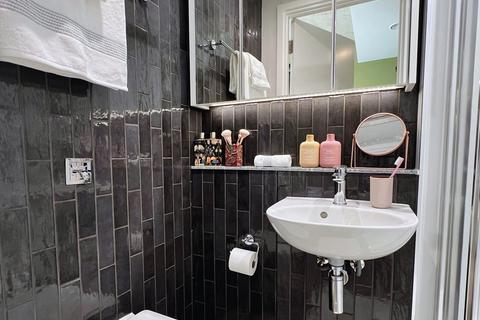 undefined, Avonmouth Street