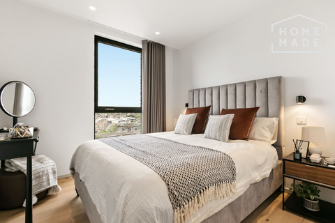 undefined, Author Kings Cross