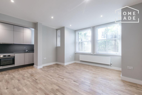 undefined, Palm Court, NW2