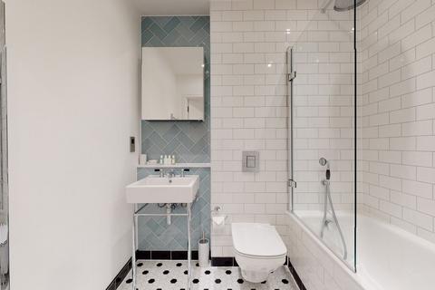 undefined, Cremer Street