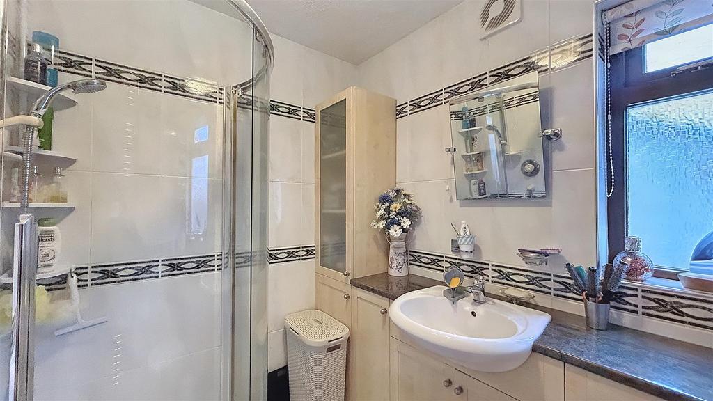 Bathroom 1 (1).jpg