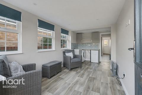 undefined, Annexe, Queens Gardens, St Neots