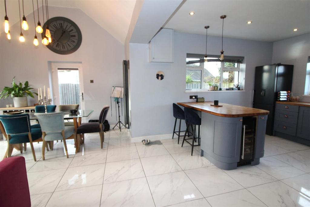 Kitchen/Family Room