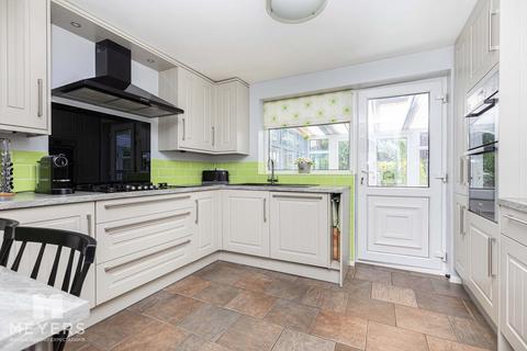 3 bedroom detached bungalow for sale, Christchurch BH23