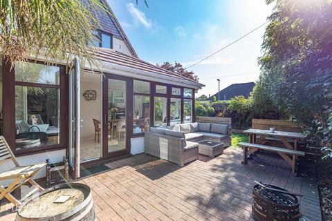 5 bedroom detached bungalow for sale, Christchurch BH23