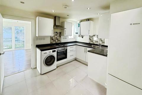2 bedroom terraced house to rent, Uxbridge Road, Slough, SL1