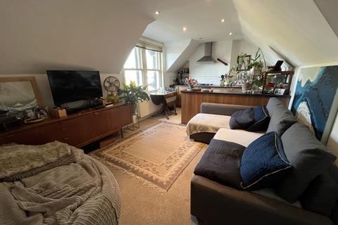 3 bedroom apartment for sale, Dragon Road, Harrogate, North Yorkshire, HG1