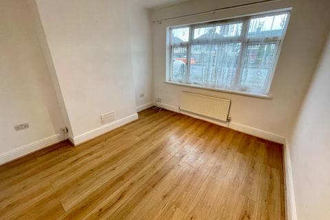 undefined, Dunstable Road, Luton, Bedfordshire, LU4 0HW