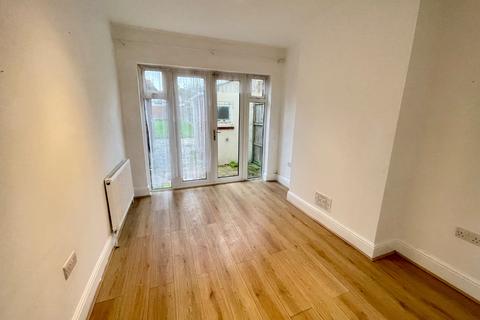 undefined, Dunstable Road, Luton, Bedfordshire, LU4 0HW