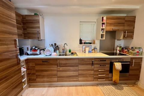 2 bedroom flat to rent, College Street, Hampshire SO14