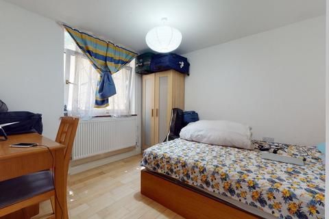 undefined, Laugan Walk