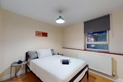 undefined, Laugan Walk