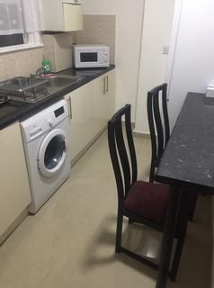 2 bedroom flat to rent, Barking Road, Canning Town E16