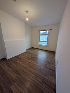 2 bedroom flat to rent, Barking Road, Canning Town E16