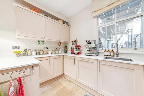 3 bedroom flat to rent, Brewster Gardens, London W10