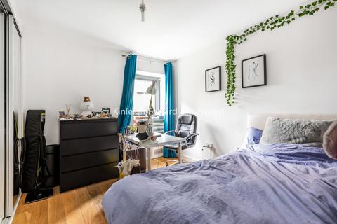 undefined, Montreal House, Surrey Quays, London, SE16