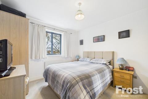 undefined, High Street, Feltham, TW13