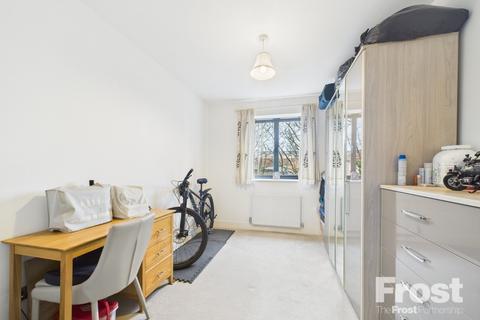 undefined, High Street, Feltham, TW13