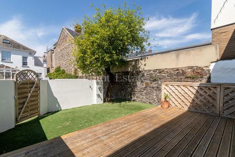 3 bedroom end of terrace house for sale, Tamango