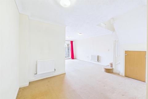 3 bedroom terraced house for sale, Helsinki Way, Dereham