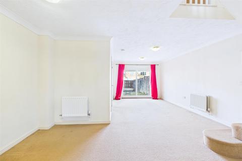 3 bedroom terraced house for sale, Helsinki Way, Dereham