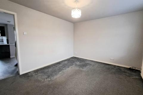 3 bedroom semi-detached house to rent, Singleton Avenue, Crewe CW1