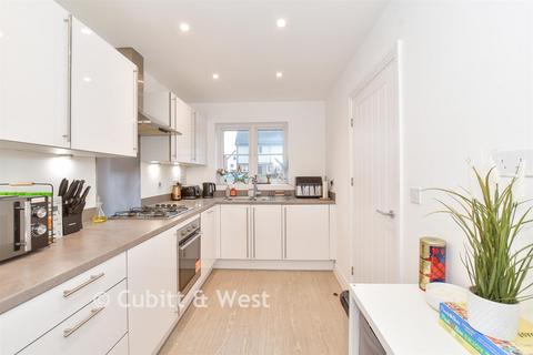 2 bedroom semi-detached house for sale, Lavender Way, Angmering, West Sussex