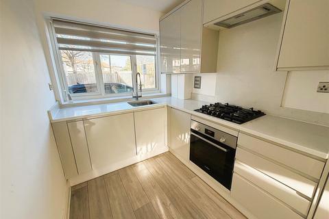 undefined, Lakeswood Road, Petts Wood