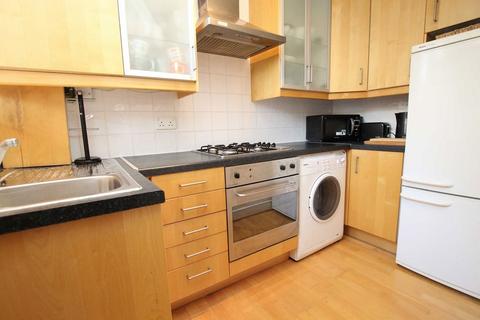 undefined, Kings Road, Richmond TW10