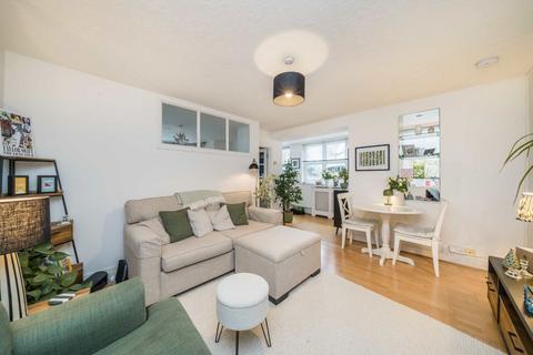 undefined, Kings Road, Richmond TW10