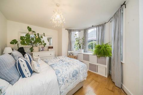 undefined, Kings Road, Richmond TW10