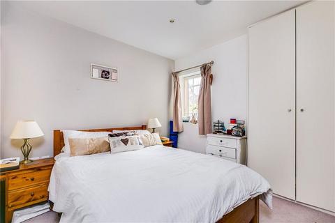 1 bedroom flat to rent, St John's Hill, London SW11