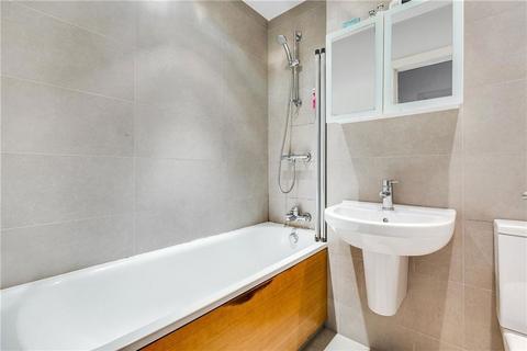1 bedroom flat to rent, St John's Hill, London SW11