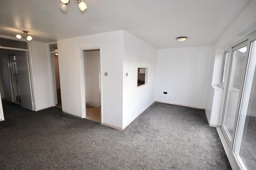 Sitting / dining room