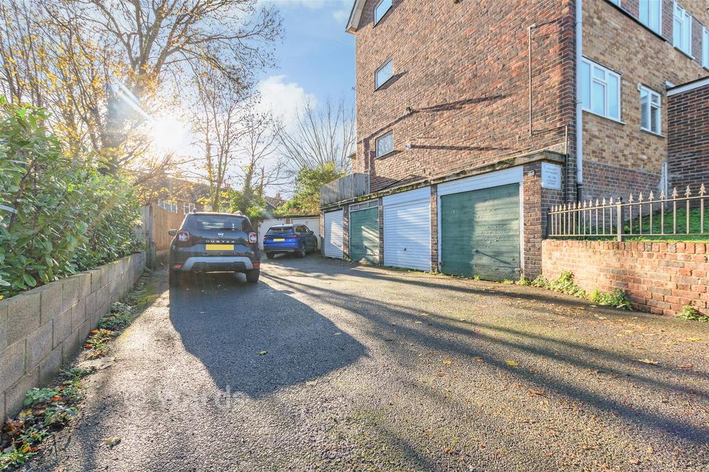 Driveway/Parking