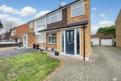 3 bedroom semi-detached house for sale, Austin Road, Luton, LU3 1TZ