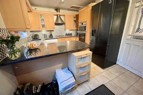 3 bedroom semi-detached house for sale, Austin Road, Luton, LU3 1TZ