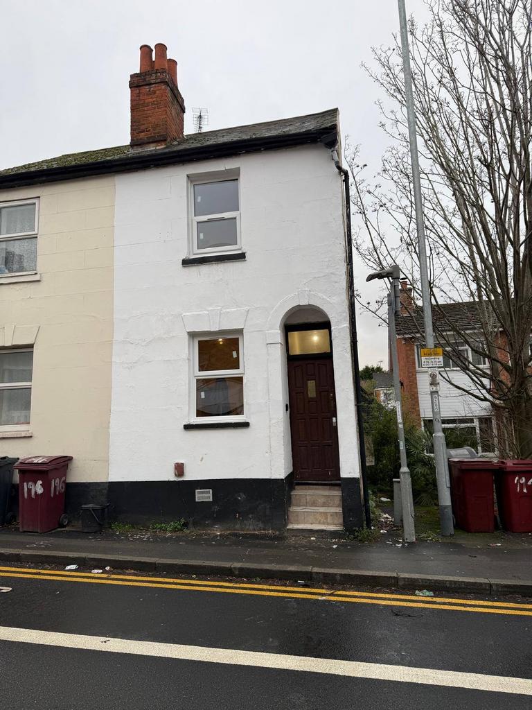 4 bed semi-detached house to rent Southampton Str