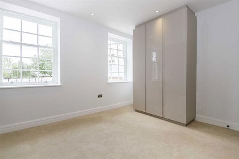 undefined, Kew Bridge Road, Brentford TW8