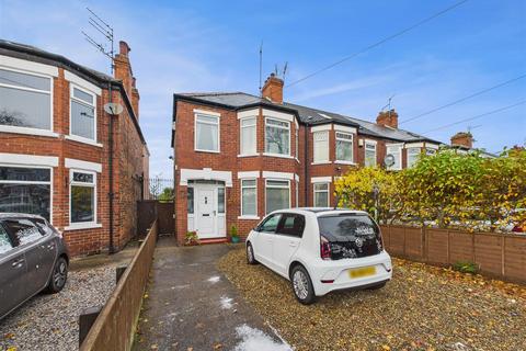 3 bedroom end of terrace house for sale, Hotham Road North, Hull