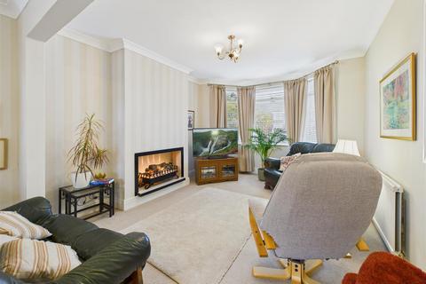 3 bedroom end of terrace house for sale, Hotham Road North, Hull