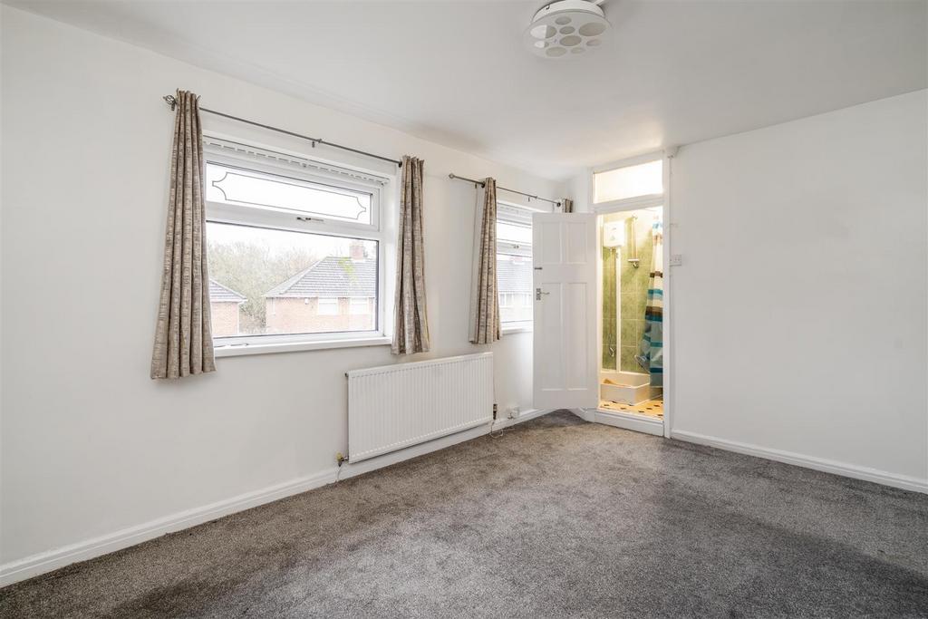 36 Silverton Crescent 10.jpg
