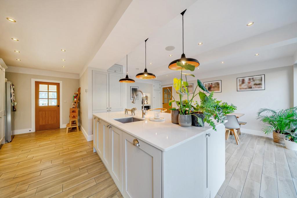 1387842-5-693ace8...