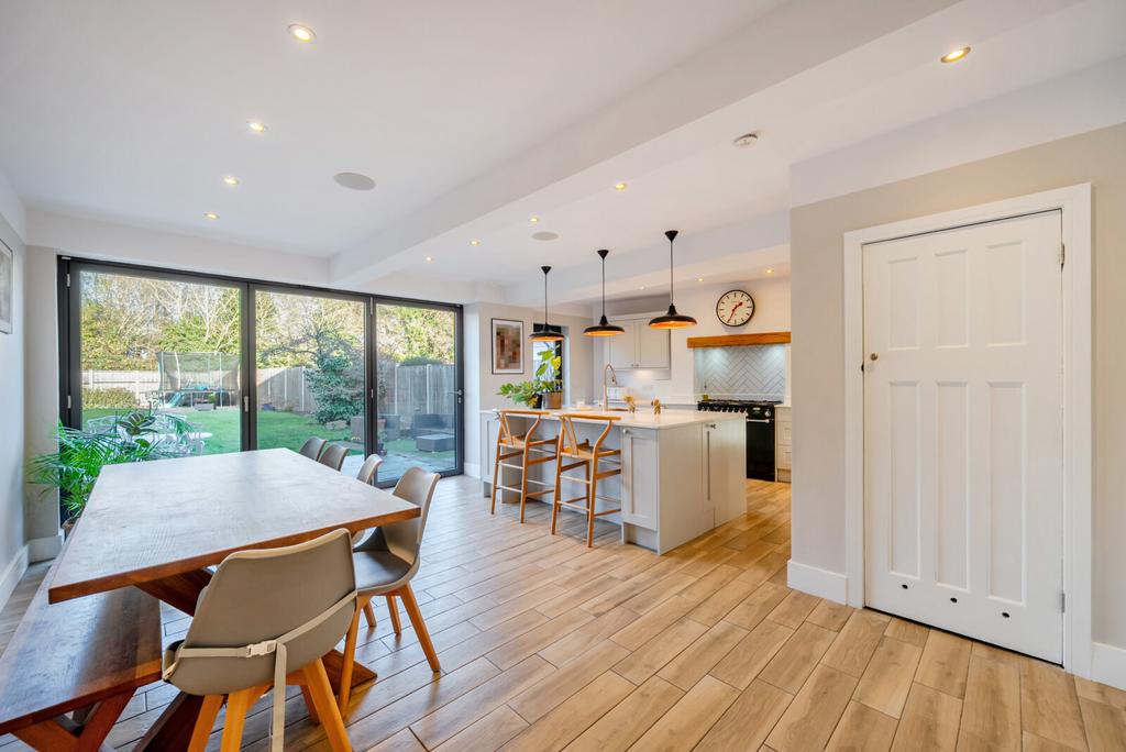 1387842-8-693acec...