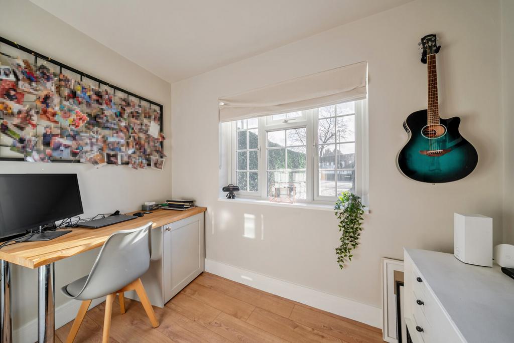 1387842-4-693ace5...