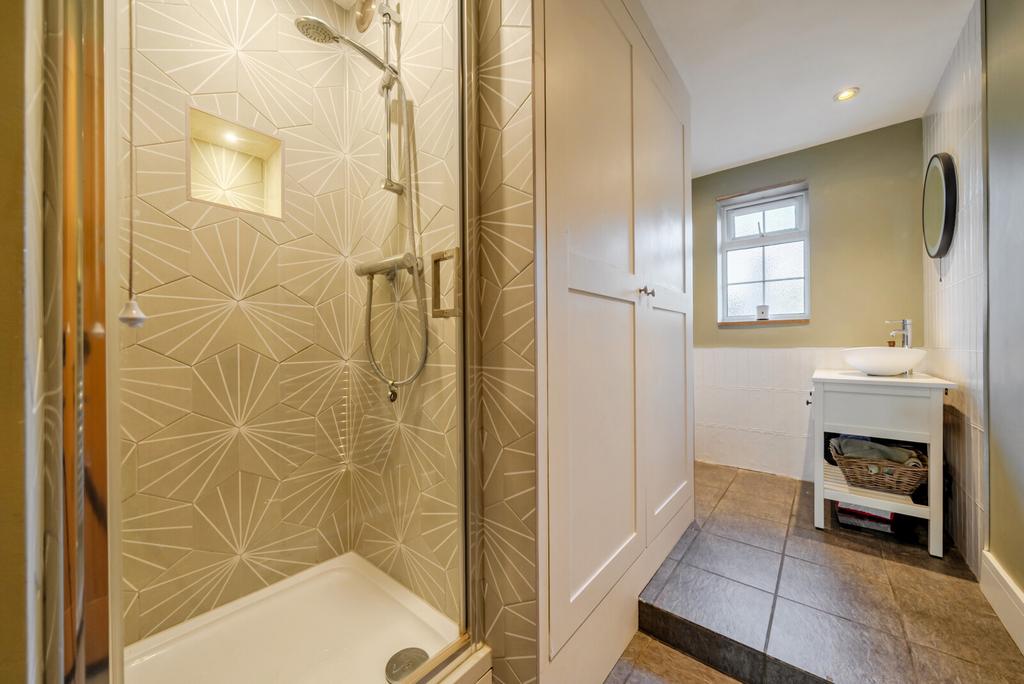 1387842-10-693ace...