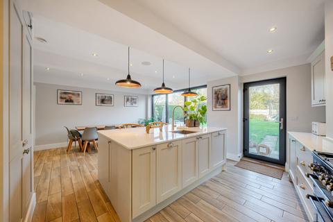 undefined, Kingfield Road, Kingfield, Woking, GU22