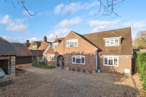 undefined, Kingfield Road, Kingfield, Woking, GU22